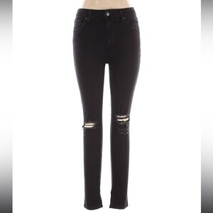 Levi’s 721 High-Rise Skinny Jeans in Black